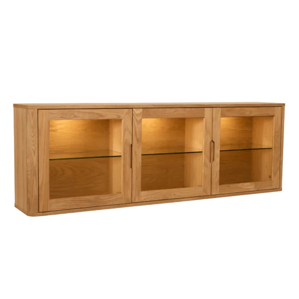 Tåsinge hængevitrine i naturolieret ege finér 180x 60 cm, 3 skabe med softclose og indbygget LED lys