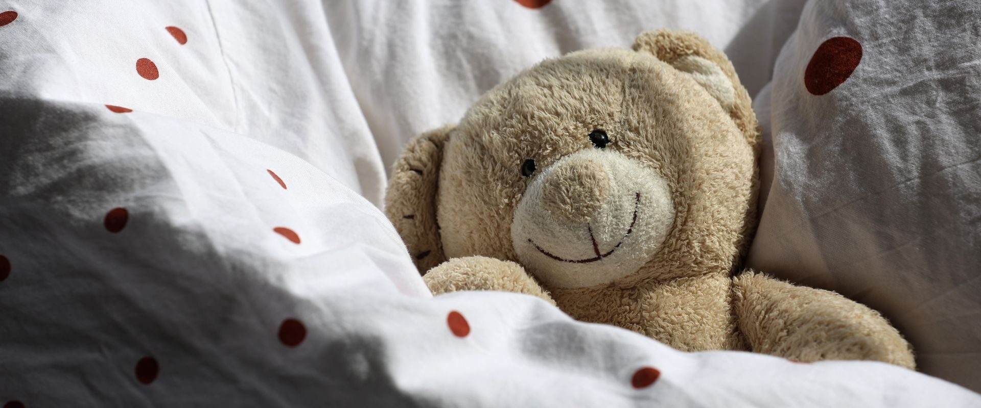 Bamse på børnesengetøj med prikker