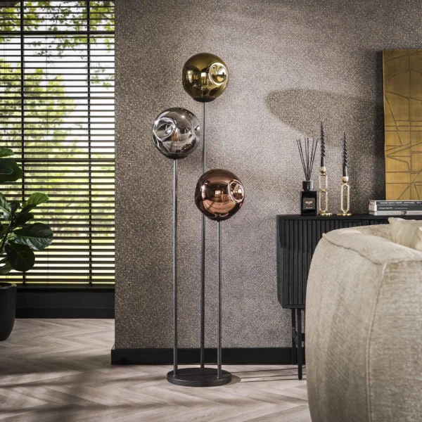 Triblet - Gulvlampe med tre glaskupler Levering med pære(r)
