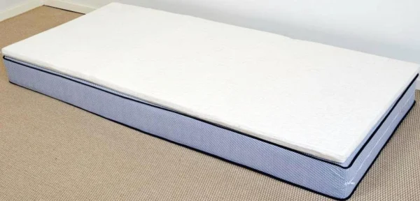 King Plus vendbar topmadras i koldskum med quiltet betræk 70 x 200 x 6 cm.