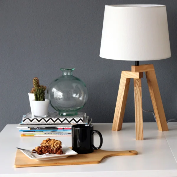 Clara - bordlampe i træ