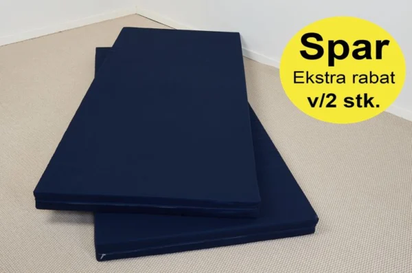 Karat Plus 2 stk vendbar skummadras 70 x 200 cm med kraftigt marineblåt betræk.