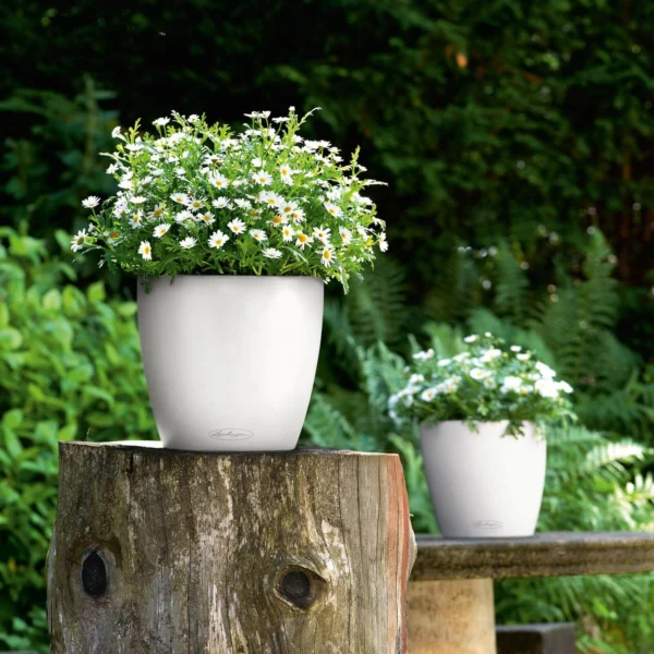 Lechuza Classico Color krukke til blomster med selvvandingssystem Hvid Ø28 x H26 cm