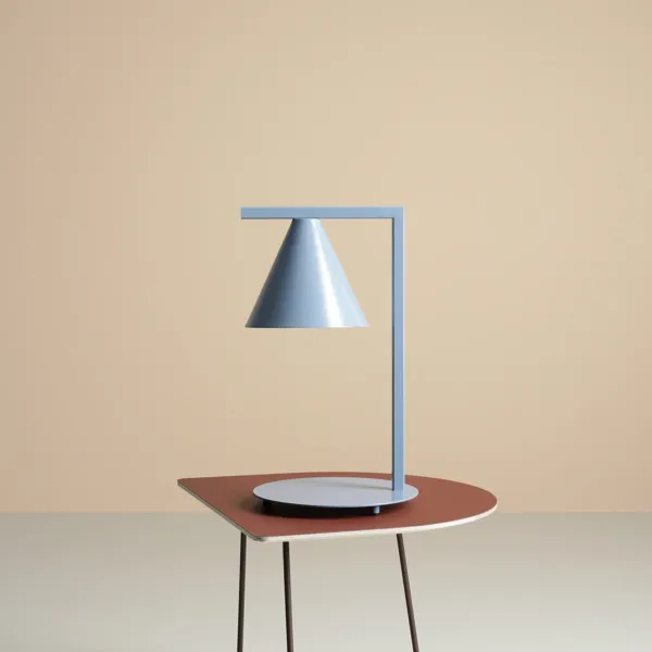 Frigg- Bordlampe i støvet blå metal