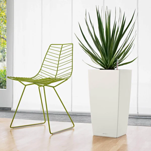 Lechuza Cubico Premium indendørs krukke til blomster med selvvandingssystem Højglans 30 x 30 x H56 cm