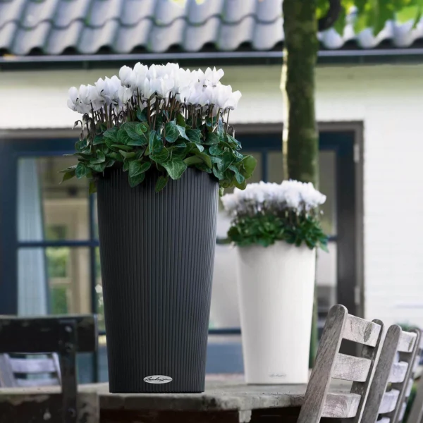 Lechuza Cilindro Color krukke til blomster med selvvandingssystem Hvid Ø23 x H41 cm